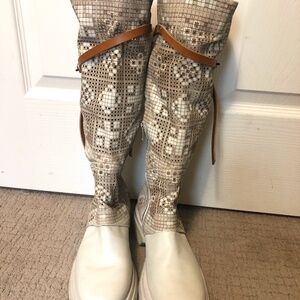 A.S.98 Ernie tall boot, Blanco, NIB, Size 40